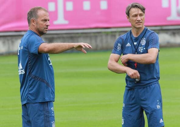 Trainer Niko Kovac im Gespräch mit dem Co-Trainer Hansi Flick Fussball FC Bayern München 28.07.2019 Training