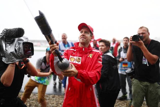 Sebastian Vettel (Scuderia Ferrari Mission Winnow) schiesst T-shirts auf die Suedtribuene, Mercedes Benz Grosser Preis von Deutschland 2019, Motorsport, Formel 1, 28.07.2019, Mercedes Benz Grosser Preis von Deutschland 2019, Motorsport, Formel 1, 28.07.2019 Hockenheim Copyright: xEIBNER AlexanderxNeisx EP_ANS