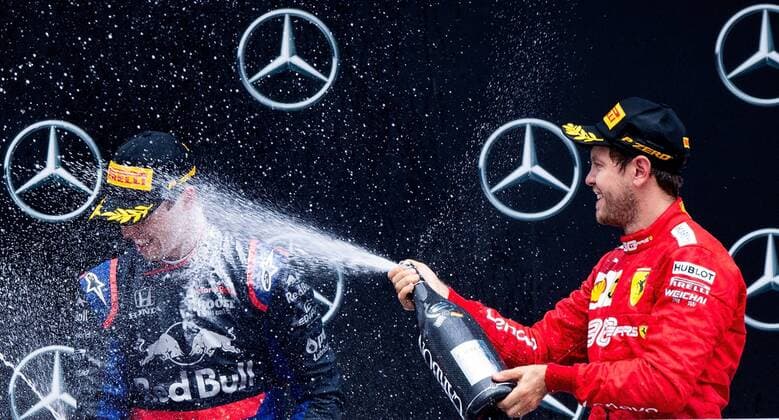 Sport Themen der Woche KW30 Sport Bilder des Tages 28.07.2019, xpsx, Motorsport FIA Formel 1, Mercedes Benz Großer Preis von Deutschland 2019 Rennen v.l. Siegerehrung, Podium, Jubel, Daniil Kvyat (Red Bull Toro Rosso Honda 26 RUS), Sebastian Vettel (Scuderia Ferrari Mission Winnow 5 GER) Hockenheim *** 28 07 2019, xpsx, Motorsport FIA Formula 1, Mercedes Benz Grand Prix of Germany 2019 race v l award ceremony, podium, jubilation, Daniil Kvyat Red Bull Toro Rosso Honda 26 RUS , Sebastian Vettel Scuderia Ferrari Mission Winnow 5 GER Hockenheim