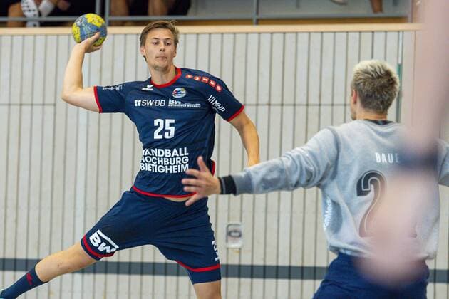 Altensteig, Deutschland 28. Juli 2019: 2. HBL - S-Cup 19 20 - SG BBM Bietigheim vs. FC Porto v.li. Maximilian Trost (SG BBM Bietigheim), Torhueter Thomas Bauer (FC Porto) Altensteig Eichwaldhalle Baden-Württemberg Deutschland