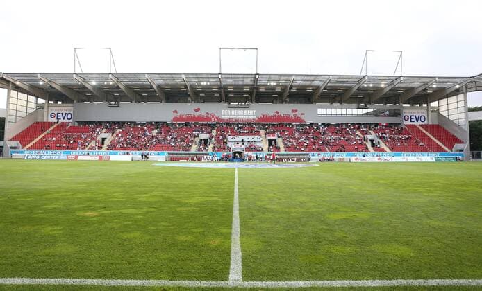 Fußball, Stadiongeschichte Kickers Offenbach 29.07.2019, xcex, GER, Offenbach am Main, Sparda-Bank-Hessen-Stadion Regionalliga Südwest Saison 2019 2020 Kickers Offenbach (OFC) gegen SSV Ulm Haupttribuene Sparda-Bank-Hessen-Stadion