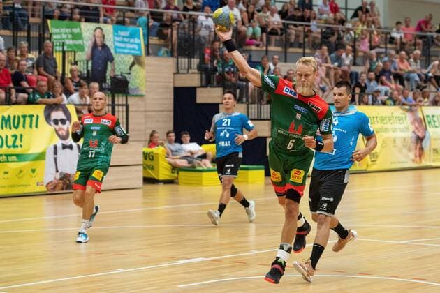 Matthias Musche (SC Magdeburg) überwindet einmal mehr den Torhüter von Pilsen SC Magdeburg vs. MAT Pilsen beim BWG-Handballtag in der Erdgas Sportarena Halle Saale Sachsen-Anhalt Deutschland