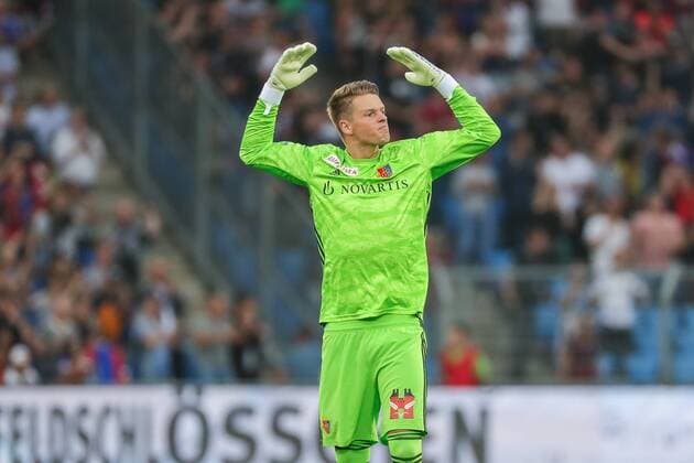 Fussball Champions League Qualifikationsrunde 2 - 19 20 - FC Basel 1893 vs. PSV Eindhoven - 30-07-2019 Torjubel bei Jonas Omlin (FC Basel 1) beim 1:0, beim Fussball Champions League Spiel Qualifikationsrunde 2 zwischen dem FC Basel 1893 und PSV Eindhoven, am Dienstag, den 30. Juli 2019 Sankt Jakob Park in Basel (Schweiz). Copyright: xBEAUTIFULxSPORTS G.xHubbsx
