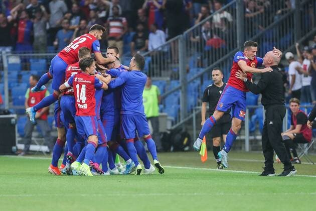 Fussball Champions League Qualifikationsrunde 2 - 19 20 - FC Basel 1893 vs. PSV Eindhoven - 30-07-2019 Torjubel beim FC Basel, beim Fussball Champions League Spiel Qualifikationsrunde 2 zwischen dem FC Basel 1893 und PSV Eindhoven, am Dienstag, den 30. Juli 2019 Sankt Jakob Park in Basel (Schweiz). Copyright: xBEAUTIFULxSPORTS G.xHubbsx