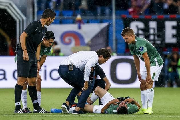 BASEL, 30-07-2019, St. Jakob-Park, Champions League third preliminary round season 2019-2020. Basel - PSV. PSV player Hirving Lozano injury treatment during the match Basel - PSV. Basel - PSV  x4009365x Copyright: