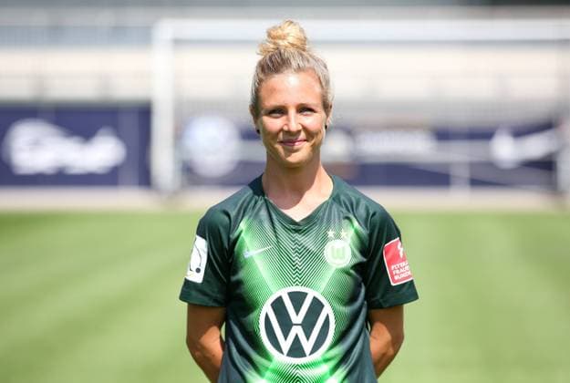 VfL Wolfsburg Fototermin, Frauen Wolfsburg, Deutschland 30.07.2019, FUßBALL - VfL Wolfsburg, Allianz Frauen Bundesliga, Saison 2019 20. Fototermin, Mannschaftsfoto. Svenja Huth (VfL Wolfsburg) Wolfsburg