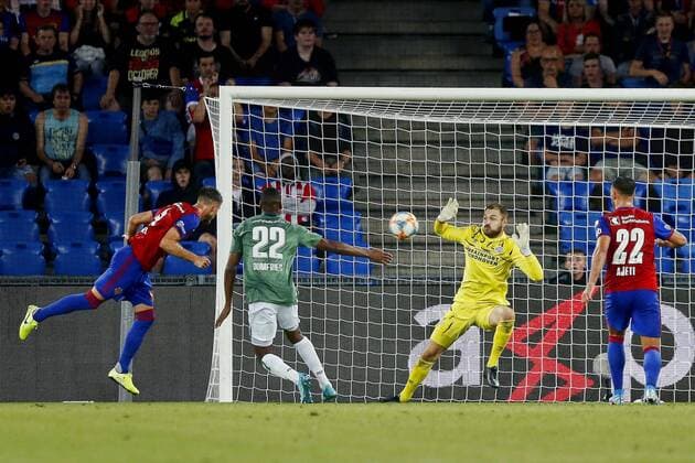 BASEL, 30-07-2019, St. Jakob-Park, Champions League third preliminary round season 2019-2020. Basel - PSV. Basel player Ricky van Wolfswinkel (L) PSV defender Denzel Dumfries (C) PSV goalkeeper Jeroen Zoet (R) and Basel player Albian Ajeti (R) almost score 2-1 during the game Basel - PSV (2-1). Basel - PSV  x4009995x Copyright: