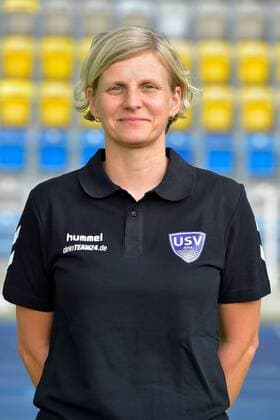 Saskia Schwarz, Mannschaftsbetreuerin FF USV Jena, FF USV Jena, Saison 2019 2020 im Ernst-Abbe-Sportfeld. Jena Thueringen Deutschland