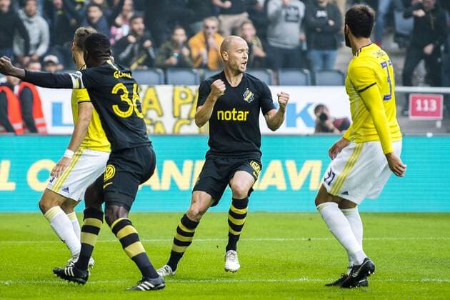 190731 Per Karlsson of AIK celebrates after scoring 1-0 during the UEFA Champions League qualifying match between AIK and Maribor on July 31, 2019 in Stockholm. Photo: Jesper Zerman BILDBYRAN Cop 234 Fotboll Football UEFA Champions League 2019 2020 Champions League qualification CL AIK Maribor Jubel Copyright: JESPERxZERMAN BB190731JZ015