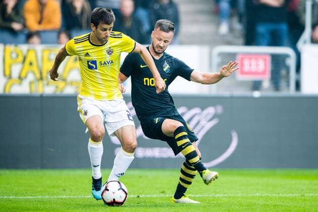 190731 Mitja Viler of Maribor and Robert Lundström of AIK during the UEFA Champions League qualifying match between AIK and Maribor on July 31, 2019 in Stockholm. Photo: Jesper Zerman BILDBYRAN Cop 234 Fotboll Football UEFA Champions League 2019 2020 Champions League qualification CL AIK Maribor Copyright: JESPERxZERMAN BB190731JZ021