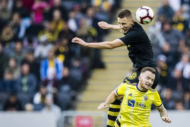190731 Karol Mets of AIK and Dino Hotic of Maribor during the UEFA Champions League qualifying match between AIK and Maribor on July 31, 2019 in Stockholm. Photo: Jesper Zerman BILDBYRAN Cop 234 Fotboll Football UEFA Champions League 2019 2020 Champions League qualification CL AIK Maribor Copyright: JESPERxZERMAN BB190731JZ032