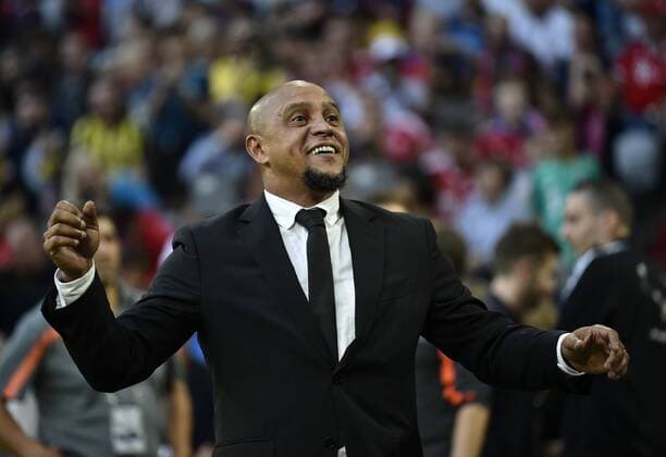 Roberto Carlos Gestik, Geste Real Madrid vs Fenerbahce Istanbul AUDI CUP 2019 Spiel um Platz 3 31.07.2019 DFL REGULATIONS PROHIBIT ANY USE OF PHOTOGRAPHS AS IMAGE SEQUENCES AND OR QUASI-VIDEO Real Madrid vs Fenerbahce Istanbul *** Roberto Carlos gestures, gesture Real Madrid vs Fenerbahce Istanbul AUDI CUP 2019 game for place 3 31 07 2019 DFL REGULATIONS PROHIBIT ANY USE OF PHOTOGRAPHS AS IMAGE SEQUENCES AND OR QUASI VIDEO Real Madrid vs Fenerbahce Istanbul