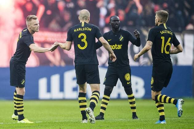 190731 Sebastian Larsson of AIK celebrates with his teammates after scoring 2-1 during the UEFA Champions League qualifying match between AIK and Maribor on July 31, 2019 in Stockholm. Photo: Jesper Zerman BILDBYRAN Cop 234 Fotboll Football UEFA Champions League 2019 2020 Champions League qualification CL AIK Maribor Jubel Copyright: JESPERxZERMAN BB190731JZ050