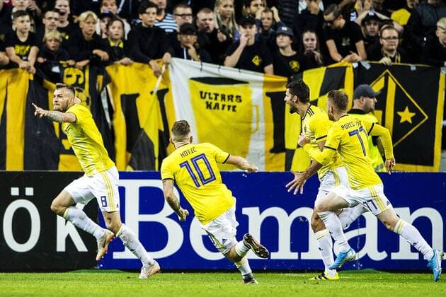 190731 Alexandru Cretu of Maribor celebrates after scoring 3-2 during the UEFA Champions League qualifying match between AIK and Maribor on July 31, 2019 in Stockholm. Photo: Jesper Zerman BILDBYRAN Cop 234 Fotboll Football UEFA Champions League 2019 2020 Champions League qualification CL AIK Maribor Jubel Copyright: JESPERxZERMAN BB190731JZ062