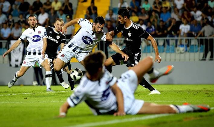 UEFA Champions League Second Qualifying Round Second Leg, Dalga Arena, Baku, Azerbaijan 31 7 2019 Qarabag vs Dundalk Dundalk s Pat Hoban attempts a shot on goal Pat Hoban attempts a shot on goal 31 7 2018  Copyright: x©INPHO RyanxByrnex RB2_0018