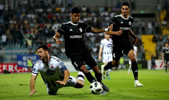 UEFA Champions League Second Qualifying Round Second Leg, Dalga Arena, Baku, Azerbaijan 31 7 2019 Qarabag vs Dundalk Qarabag s Ailton Ferreira Silva and Pat Hoban of Dundalk Ailton Ferreira Silva and Pat Hoban 31 7 2018  Copyright: x©INPHO RyanxByrnex RB2_9872