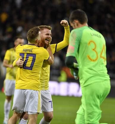 STOCKHOLM 20190731 Mariborspelare jublar när det star klart att de gar vidare efter slutsignal i onsdagens kvalmatch till Uefa Champions League, andra omgangen, andra matchen mellan AIK och NK Maribor pa Friends Arena. Foto Naina Helen Jama TT kod 11880 Stockholm Sverige x11880x