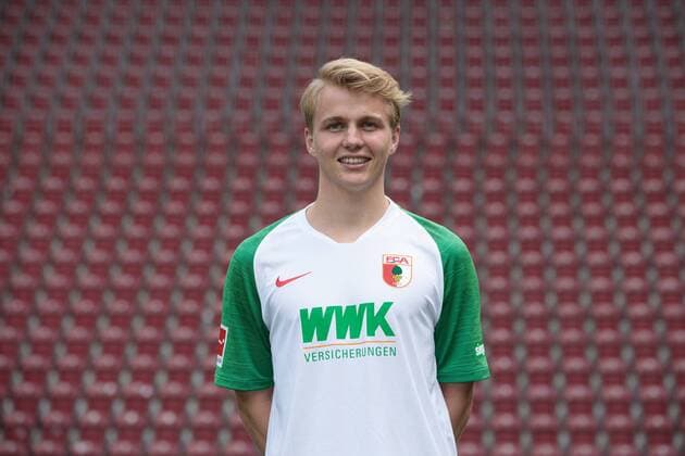 Felix Götze; FC Augsburg 1907; 1.BL, Porträttermin 2019 2020,