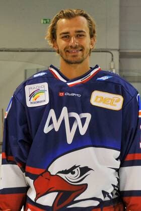 Adler Mannheim Mannheims Markus Eisenschmid (Nr.16) im Portrait der Adler Mannheim in der Saison 2019 2020. Mannheim. 30.07.19 Eishockey SAP Arena , Mannheim Baden Wuerttemberg Deutschland SAP Arena