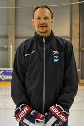 Adler Mannheim Mannheims Trainer Pavel Gross im Portrait der Adler Mannheim in der Saison 2019 2020. Mannheim. 30.07.19 Eishockey SAP Arena , Mannheim Baden Wuerttemberg Deutschland SAP Arena