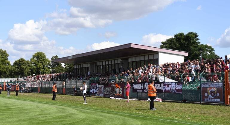 Fussball, Herren, Saison 2019 20, Regionalliga Nordost (3. Spieltag), BFC Dynamo - FSV Union Fürstenwalde, Fans des BFC und Tribüne im Sportforum, 03.08. 2019, Copyright: xMatthiasxKochx