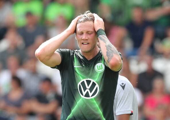 Wout Weghorst (VfL Wolfsburg) DFL REGULATIONS PROHIBIT ANY USE OF PHOTOGRAPHS AS IMAGE SEQUENCES AND OR QUASI-VIDEO.
