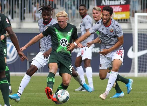 VfL vs Nizza Fußball, Saison 2019 2020, Bundesliga, VfL Wolfsburg, Freundschaftsspiel, VfL Wolfsburg vs OGC Nizza, Bild zeigt: Xaver Schlager (VfL, 24) Wolfsburg