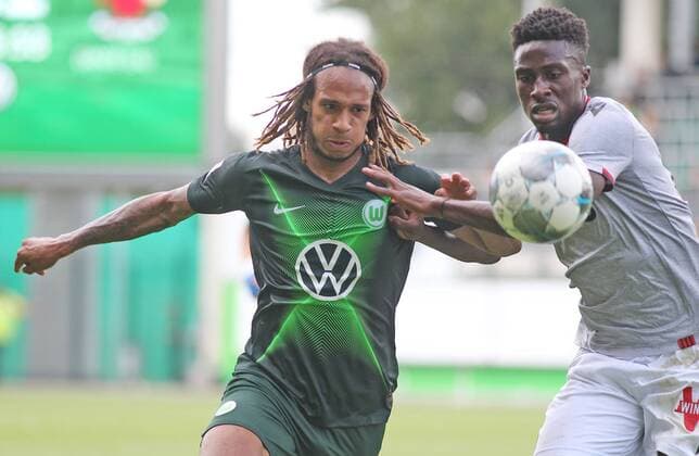 VfL vs Nizza Fußball, Saison 2019 2020, Bundesliga, VfL Wolfsburg, Freundschaftsspiel, VfL Wolfsburg vs OGC Nizza, Bild zeigt: Kevin Mbabu (VfL, 19) Wolfsburg