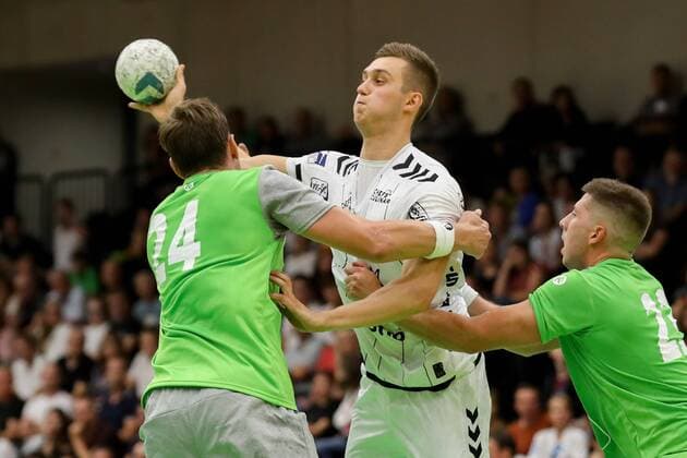 HANDBALL - Allstars vs Kiel, test match GRAZ,AUSTRIA,03.AUG.19 - HANDBALL - Styrian Allstars vs THW Kiel, test match. Image shows Daniel Dicker (Allstars), Nikola Bilyk (Kiel) and Nemanja Belos (Allstars). GEPAxpictures xChristianxWalgram