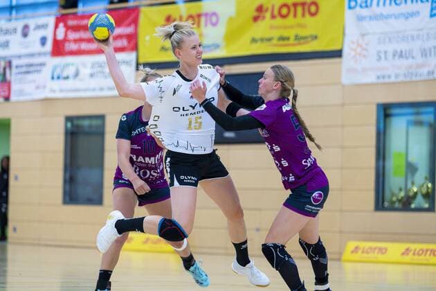 Wittlich, Deutschland 02. August 2019: Turnier - Handball-Cup 2019 - TuS Metzingen vs. SG BBM Bietigheim v. li. im Zweikampf Kim Naidzinavicius (Bietigheim) und Tamara Haggerty (Metzingen) Wittlich Eventum Rheinland-Pfalz Deutschland
