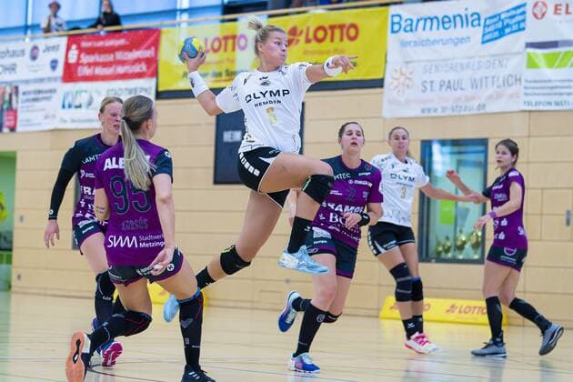 Wittlich, Deutschland 02. August 2019: Turnier - Handball-Cup 2019 - TuS Metzingen vs. SG BBM Bietigheim v.li. Dorina Korsos (Metzingen), Maren Nyland Aardahl (Bietigheim), Marlene Zapf (Metzingen), Maura Visser (Bietigheim) Wittlich Eventum Rheinland-Pfalz Deutschland