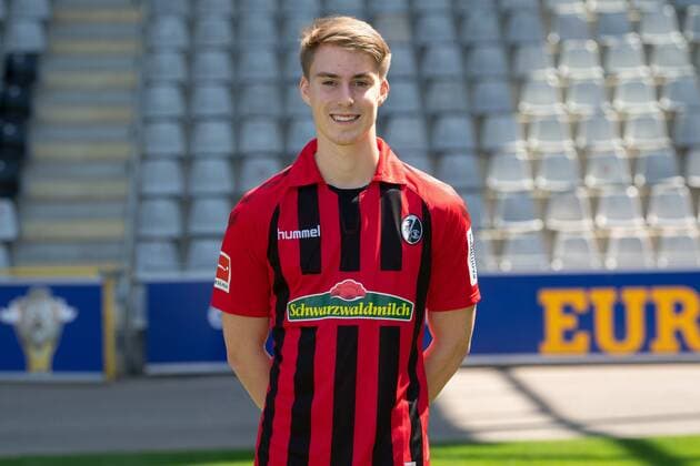 Luca Itter; SC Freiburg, 1. Bundesliga, Portraittermin 2019 2020 SC Freiburg; 1. Bundesliga, Portraittermin 2019 2020 Freiburg Copyright: xEIBNER AchimxKellerx EP_eer