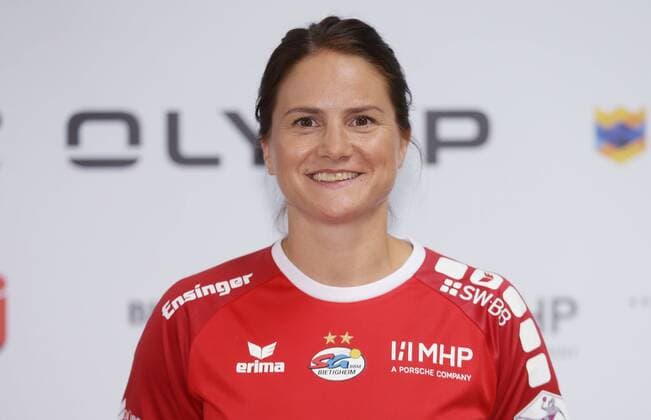 Stuttgart , Handball Fototermin SG BBM Bietigheim , Anna Loerper
