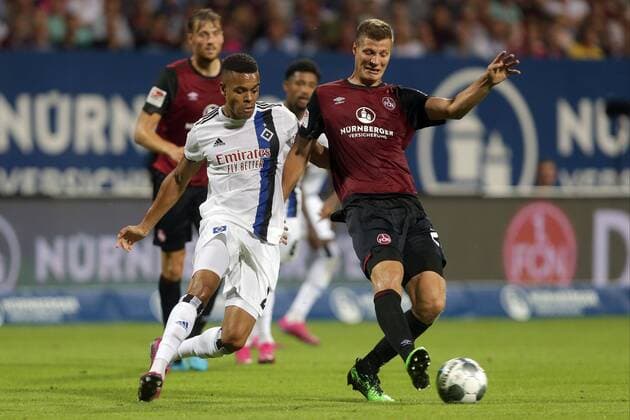 Nuernberg, Germany 05.08.2019, 2.Bundesliga, 1.FC Nuernberg vs. Hamburger SV, 2.Spieltag, Jan Gyamerah (HSV) und Patrick Erras (FCN) im zweikampf, battle for the ball, ( Nuernberg Max-Morlock-Stadion Bayern Germany eu-images-09-541-022885 *** Nuremberg, Germany 05 08 2019, 2 Bundesliga, 1 FC Nuremberg vs. Hamburger SV, 2 matchday, Jan Gyamerah HSV and Patrick Erras FCN in duel, battle for the ball, Nuremberg Max Morlock Stadium Bayern Germany eu images 09 541 022885 eu-images-541 DFL REGULATIONS PROHIBIT ANY USE OF PHOTOGRAPHS AS IMAGE SEQUENCES AND OR QUASI-VIDEO.