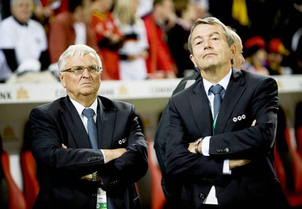 WM-Skandal -Schweiz klagt Ex-DFB-Chefs Niersbach und Zwanziger an Archivfoto: DFB Praesident Dr. Theo ZWANZIGER li. mit DFB-Generalsekretaer Wolfgang NIERSBACH , beide Deutschland, Halbfigur, skeptisch, Fussball Freundschaftslaenderspiel, Deutschland (GER) - Suedafrika (RSA) 2:0, am 05.09.2009 in Leverkusen,
