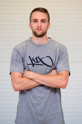 Trainingsauftakt Science City Jena am 5.8.2019 zur Saison 2019 2020 in der BARMER 2. Basketball Bundesliga ProA Matthew Vest (Jena), Portrait hochkant Arme verschränkt Trainingshalle Sparkassen Arena
