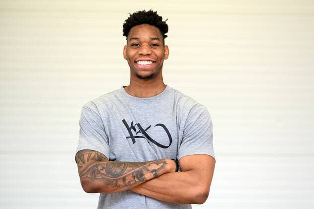 Trainingsauftakt Science City Jena am 5.8.2019 zur Saison 2019 2020 in der BARMER 2. Basketball Bundesliga ProA Justin Leon (Jena), Portrait quer Arme verschränkt Trainingshalle Sparkassen Arena