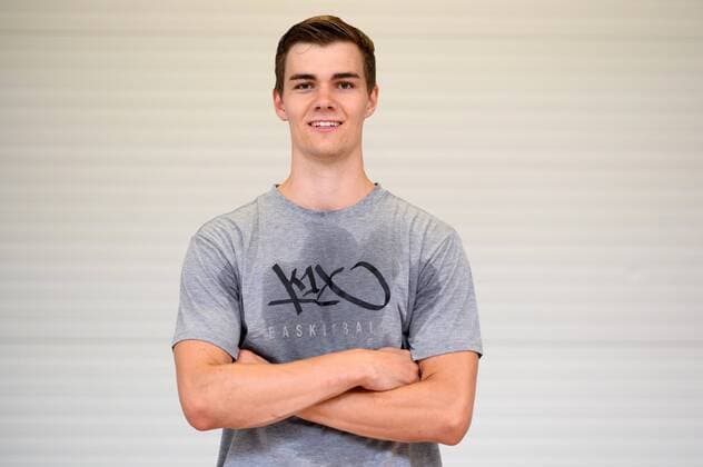 Trainingsauftakt Science City Jena am 5.8.2019 zur Saison 2019 2020 in der BARMER 2. Basketball Bundesliga ProA Joschka Ferner (Jena), Portrait Arme verschränkt Trainingshalle Sparkassen Arena
