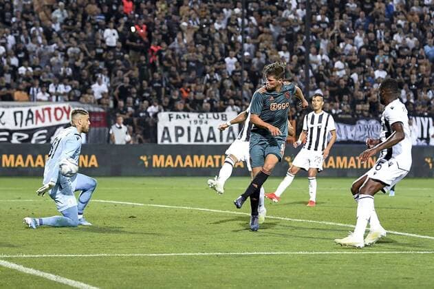 THESSALONIKI , 06-08-2019 , Stadio Toumba , Champions League third qualifying round season 2019-2020 , Ajax player Klaas Jan Huntelaar (R) fails to score the 2-3 during the game PAOK - Ajax. PAOK - Ajax  x4058947x Copyright: