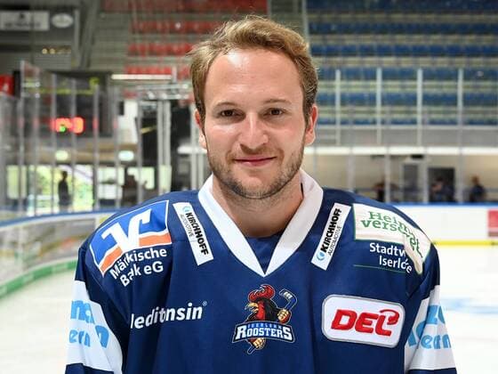 Iserlohn, Deutschland, 06.08.2019, Saison 2019 2020, DEL, Iserlohn Roosters, Pressetermin Porträt Porträttermin Spielerportraits, Marko Friedrich (Iserlohn) schaut ( Iserlohn North Rhine-Westphalia Germany eu-images-09-521-023865