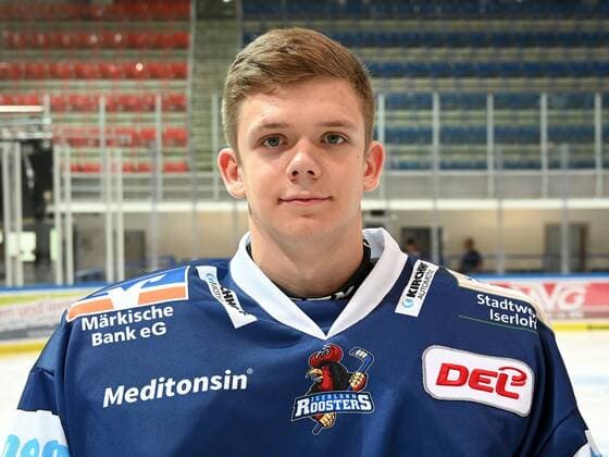 Iserlohn, Deutschland, 06.08.2019, Saison 2019 2020, DEL, Iserlohn Roosters, Pressetermin Porträt Porträttermin Spielerportraits, Torwart Jonas Neffin (Iserlohn) schaut ( Iserlohn North Rhine-Westphalia Germany eu-images-09-521-023871