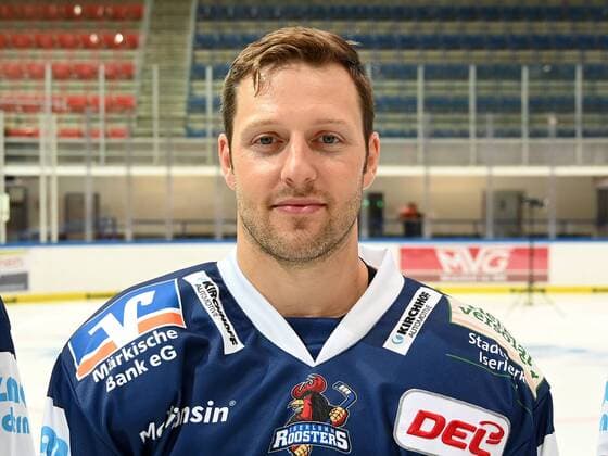 Iserlohn, Deutschland, 06.08.2019, Saison 2019 2020, DEL, Iserlohn Roosters, Pressetermin Porträt Porträttermin Spielerportraits, Robert Bobby Raymond (Iserlohn) schaut ( Iserlohn North Rhine-Westphalia Germany eu-images-09-521-023877