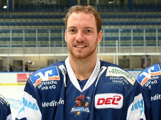 Iserlohn, Deutschland, 06.08.2019, Saison 2019 2020, DEL, Iserlohn Roosters, Pressetermin Porträt Porträttermin Spielerportraits, Jake Weidner (Iserlohn) schaut ( Iserlohn North Rhine-Westphalia Germany eu-images-09-521-023895