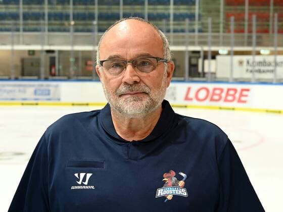 Iserlohn, Deutschland, 06.08.2019, Saison 2019 2020, DEL, Iserlohn Roosters, Pressetermin Porträt Porträttermin Spielerportraits, Mannschaftsleiter Charles Kirchhoff (Iserlohn) schaut ( Iserlohn North Rhine-Westphalia Germany eu-images-09-521-023925