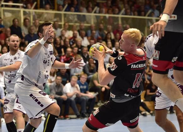 07.08.2019 - Handball - 2. Erlanger Champions Day - Saison 2019 2020 - HC Erlangen Metropolregion Nürnberg HCE - HBC Nantes - OGo - Senjamin Buric (5, HBC Nantes ) Sebastian Firnhaber (18, HC Erlangen HCE )