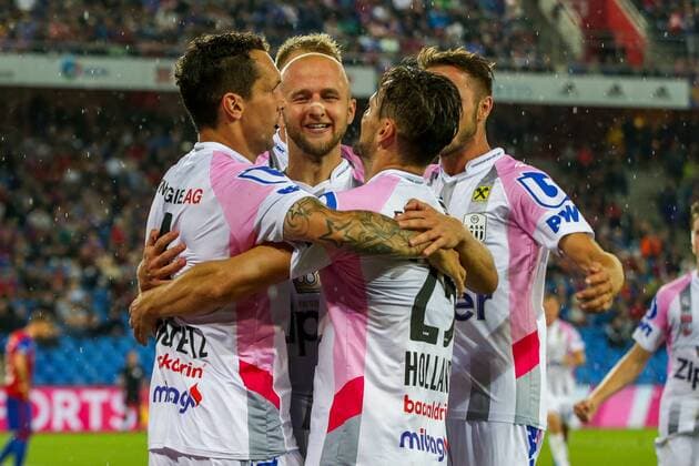 SOCCER - CL quali, Basel vs LASK BASEL,SWITZERLAND,07.AUG.19 - SOCCER - UEFA Champions League qualification, FC Basel vs Linzer ASK. Image shows the rejoicing of LASK with Gernot Trauner (LASK). GEPAxpictures xPhilippxBrem