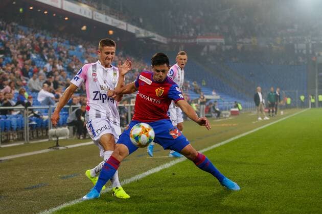 SOCCER - CL quali, Basel vs LASK BASEL,SWITZERLAND,07.AUG.19 - SOCCER - UEFA Champions League qualification, FC Basel vs Linzer ASK. Image shows Reinhold Ranftl (LASK) and Blas Riveros (Basel). GEPAxpictures xPhilippxBrem