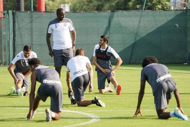 Patrick Vieira (entraineur de l OGC Nice) - Pierre Lees Melou (OGC Nice) FOOTBALL : Entrainement OGC Nice - Nice - 08 08 2019 NorbertScanella PanoramiC 
