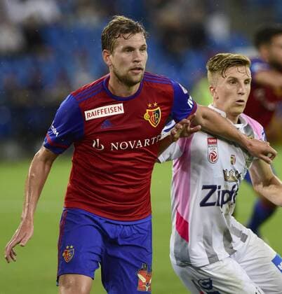 Fabian Frei, FCB, re. Philipp Wiesinger, Linz, FC Basel - LASK, Qualifikation Champions League, Fussball, 07.08.2019
