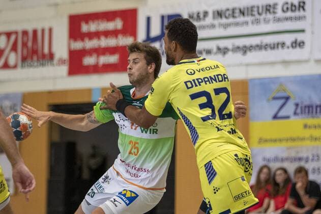 HSG Wetzlar vs St Raphael Var, Internationaler Heide-Cup 2019, Schneverdingen; 09.08.19 Olle Forsell Schefvert (HSG Wetzlar, 25) gegen Adrien Dipanda (St Raphael Var, 32) Copyright: xBEAUTIFULxSPORTS MarioxM.xKobergx